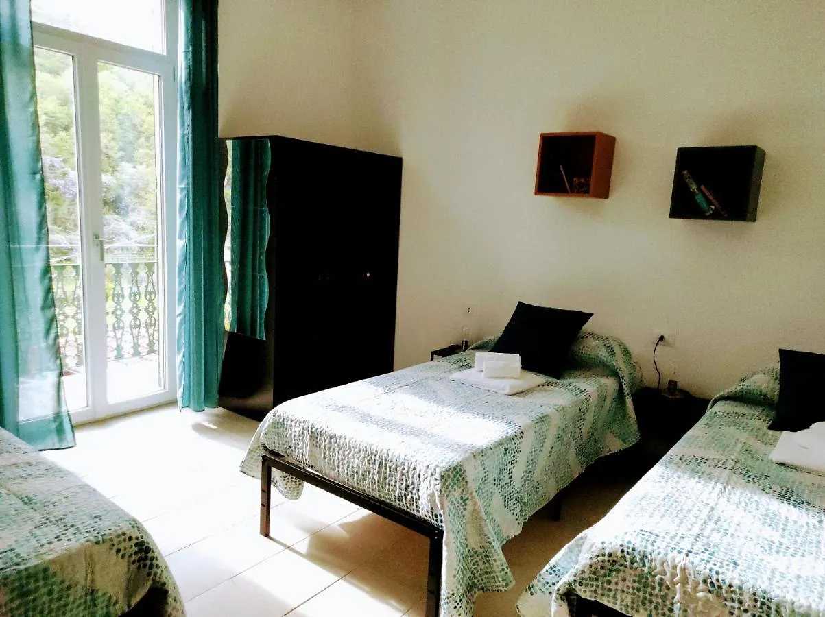 Bed On The Rocks Apartment Finale Ligure